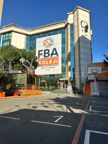 FBA Koleji Maltepe okul binası